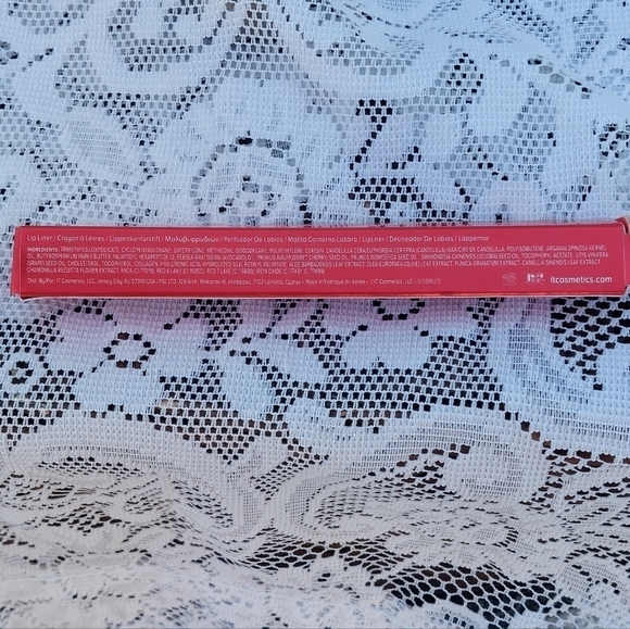 IT Cosmetics’ Your Lips But Better Lip Liner Stain cherry flush - Picture 4 of 6